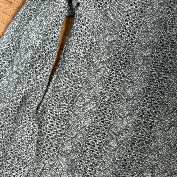 INTERMIX SWEATER SIZE L RARE AND BEAUTIFUL - Picture 2 of 4